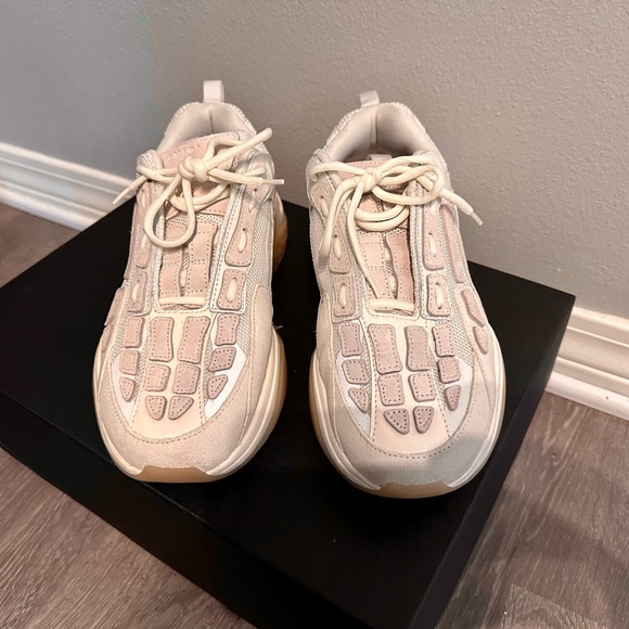 Men Amiri Bone Sneakers - Picture 10 of 12